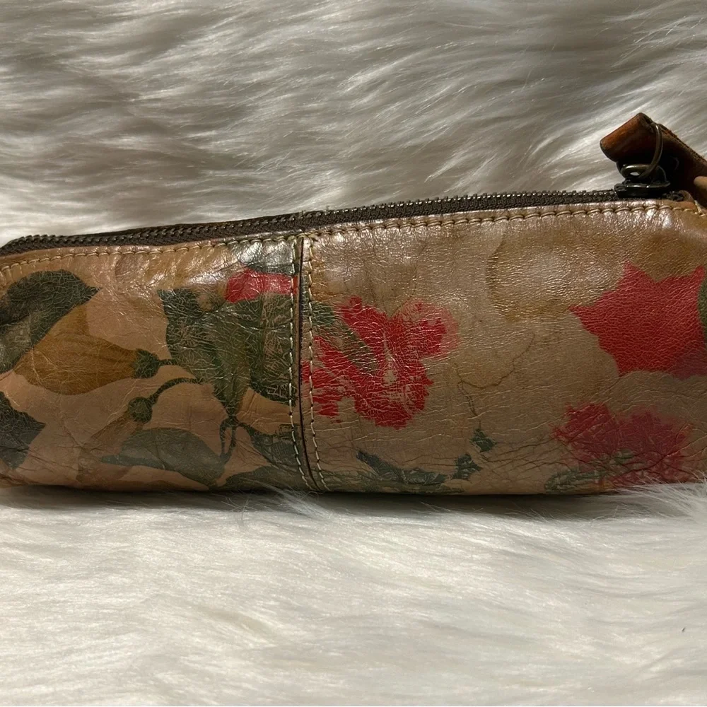 Patricia Nash Isla Oblong Italian Leather Floral Patterned Leather Wristlet - Picture 3 of 12